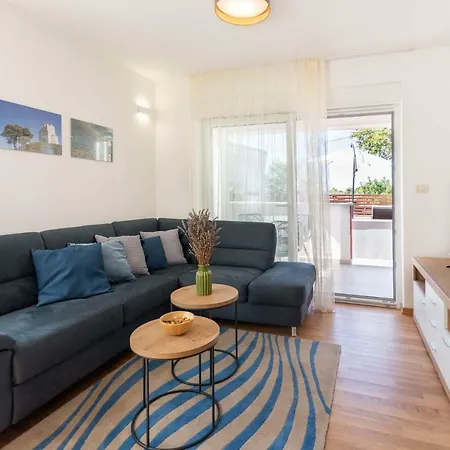 House Ivan John Apartment