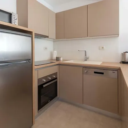 House Ivan John Apartment *